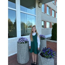 Sarafāns ar volānu